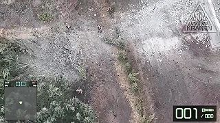 Operátori dronov jednotky Kraken pri denacifikácii invázneho druhu