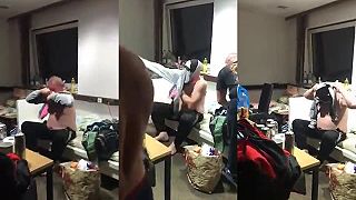 Opitý Poliak sa oblieka (Vulgarizmy)