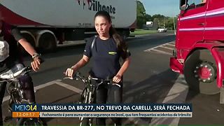 V reportáži kritizovali nebezpečnú križovatku, keď sa odrazu objavila cyklistka