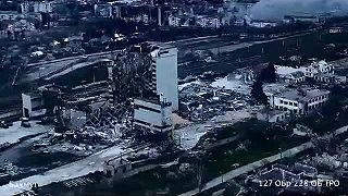 Zábery z dronu ukazujúce skazu Bachmutu