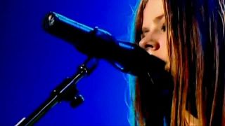 Avril Lavigne - Tomorrow [Live Dublin 2003]