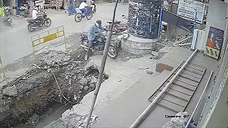 Frigo zaparkoval svoju motorku na nebezpečnom mieste