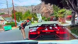 Poďte bližšie pán policajt