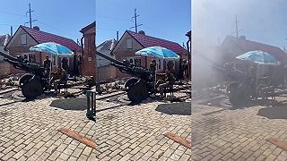 Ukrajinci umiestňujú ťažkú vojenskú techniku vedľa civilných obydlí 2