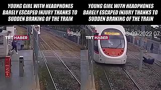 Čo jej asi hrá v slúchadlách?
