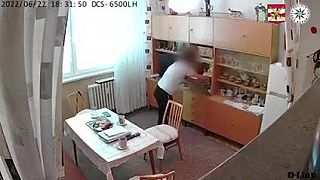 Rómsky pár okráda starších ľudí, aby mali na vlastné potreby (Česko)