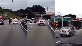 Auto narazilo do motorky a skoro vyletelo z cesty ..