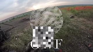 Dve ukrajinské vozidlá testovali odolnosť proti mínam. GoPro zábery.