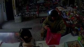 Potraviny v Bachmute pravideľne vykrádali ukro náckovia. Video 1