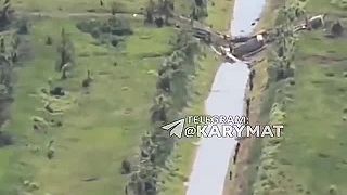 Okupanti po výprasku pri Bachmute ustupujú za donbaský kanál