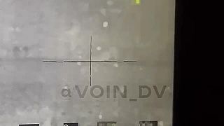 Ruský tank zničil pohybujúci sa ukrajinský pick-up v okolí Vuhledaru