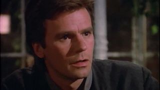 MacGyver 1x16 Pokazde kdyz se usmeje