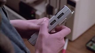 MacGyver 1x18 Osklive kacatko