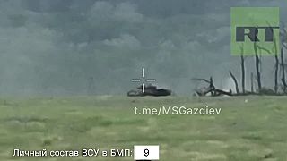 Ukrajinské BVP s 10 vojakmi nadišlo na mínu (CITLIVÉ ZÁBERY)