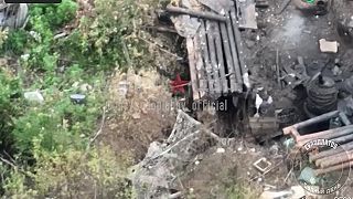 Priamy zásah kamikadze dronu do ukro zákopu
