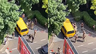 Daľší ukro dobrovolník sa hrdo hlási na front (mobilizácia)