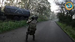 Prepad ruského Ural-4320 plného okupantov