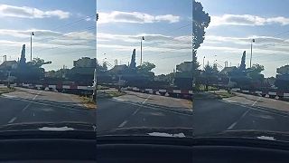 Talianske samohybné húfnice M109L na ceste na Ukrajinu.
