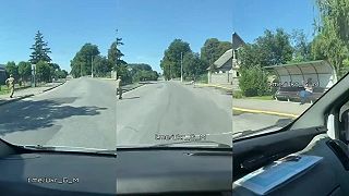 Ukro náckovia naháňajú chudáka "dobrovolníka". (mobilizácia)