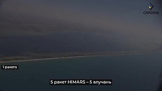 Posádku v základni okupantov zredukovalo pár zásahov z HIMARS-u