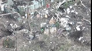Ruský kamikadze dron navštívil ukro pozíciu. (detailné zábery)