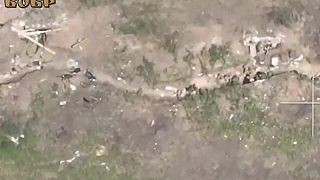 Brutálny zásah kamikadze dronom do ukrajinskej pechoty.