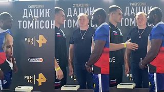 Americký boxer Kevin Johnson prišiel na váženie 
v tričku s Putinom