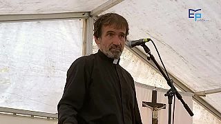 Kňaz Marián Kuffa,nevoľte liberálov.