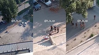 Nechceš ísť bojovať proti rusku? Decentná kopačka na rebrá ťa presvedčí.