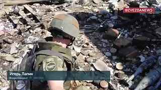 Ruské jednotky našli na opustených ukrajinských pozíciách zaujímavý artefakt.
