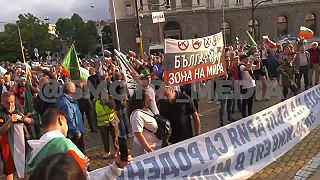 Pod heslami “NATO, vypadnite!” V Bulharsku sa konajú protesty proti vláde

