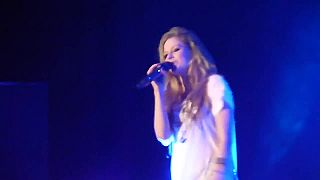 Avril Lavigne - I love you (Live 2011 Singapur)