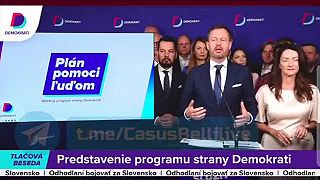 Počúvajte slovo Etkoooveee