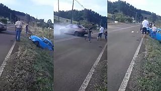 Vyťahovanie auta z diery nedopadlo podľa predstáv (Ukrajina)
