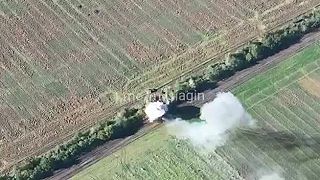 Ukrajinský tank T-64BV zblízka zničil pracujúci ruský tank T-72B3