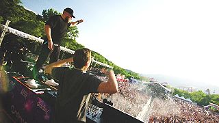 Showtek - Feeling (feat. Sonny Wilson)