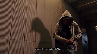 Boj o hlasy pokračuje kontroverzným videom!