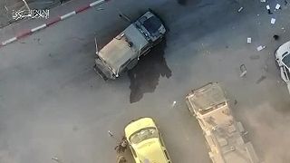 Palestínsky dron útočí na kontrolný bod izraelskej armády IDF.
