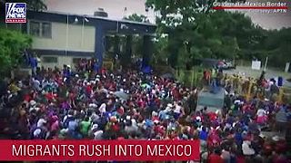 Invázia imigrantov na hraniciach s Mexikom
