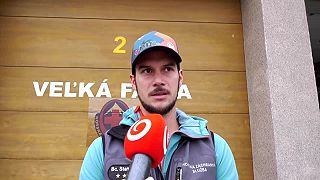 Šuchot v lese si pomýlil s medveďom. Hubár sa nešťastne postrelil do nohy