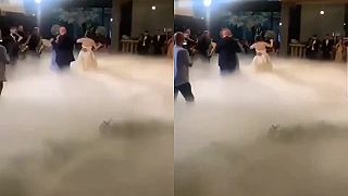 Počas svadby chceli mať na tanečnom parkete hmlu