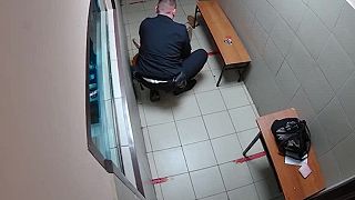 Ruskému policajtovi za nezdalo priveľa zubov v chrupe zadržanej