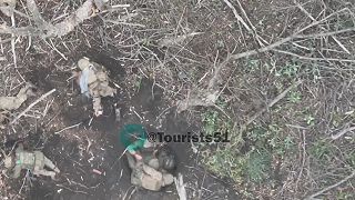 Takto vyzerá dron DJI Mavic 3 s pripevnenými granátmi VOG-17
