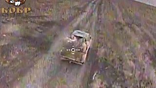 Ukrajinský pick-up plne naložený vojakmi bol zasiahnutý ruským FPV dronom 
