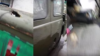 Ruskí vojaci sa druhýkrát narodili, auto im penetroval delostrelecký granát