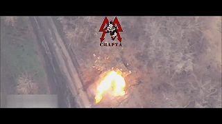 Ukrajinský tank T-64BV + ruský FPV dron = zhorenie do tla