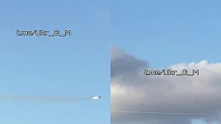 Bojový vrtuľník Mi-28N odpaľuje strelu LMUR na ukrajinské ciele