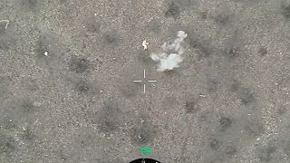 Ukrajinský vojak chcel utiecť ruskému dronu