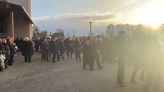 Pohreb mladého junáka na východe tohto štátu