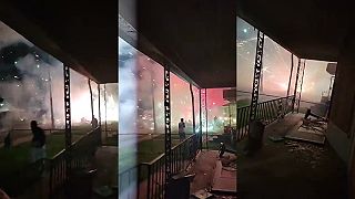 U susedov niekto podpálil dodávku naplnenú ohňostrojmi (Toledo, Ohio, USA)
